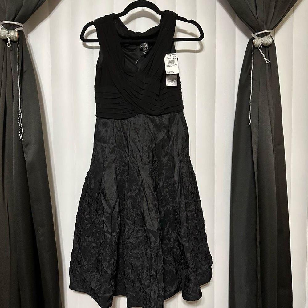 Adrianna Papell black formal midi v-neck formal dress, fit & flare , zippered ba - Picture 4 of 13